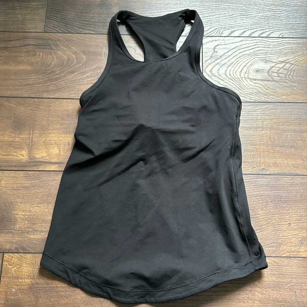 Lululemon running tank size 6 barely worn